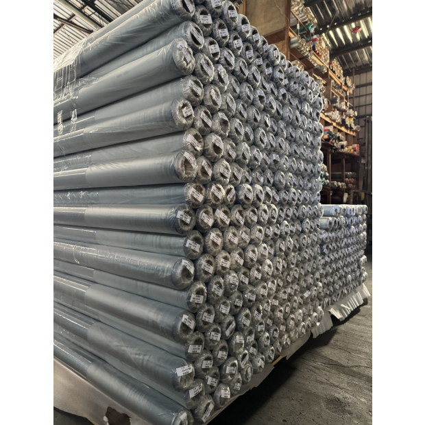 PVC塑膠布捲料倉儲堆疊，塑膠布供應商大量出貨庫存